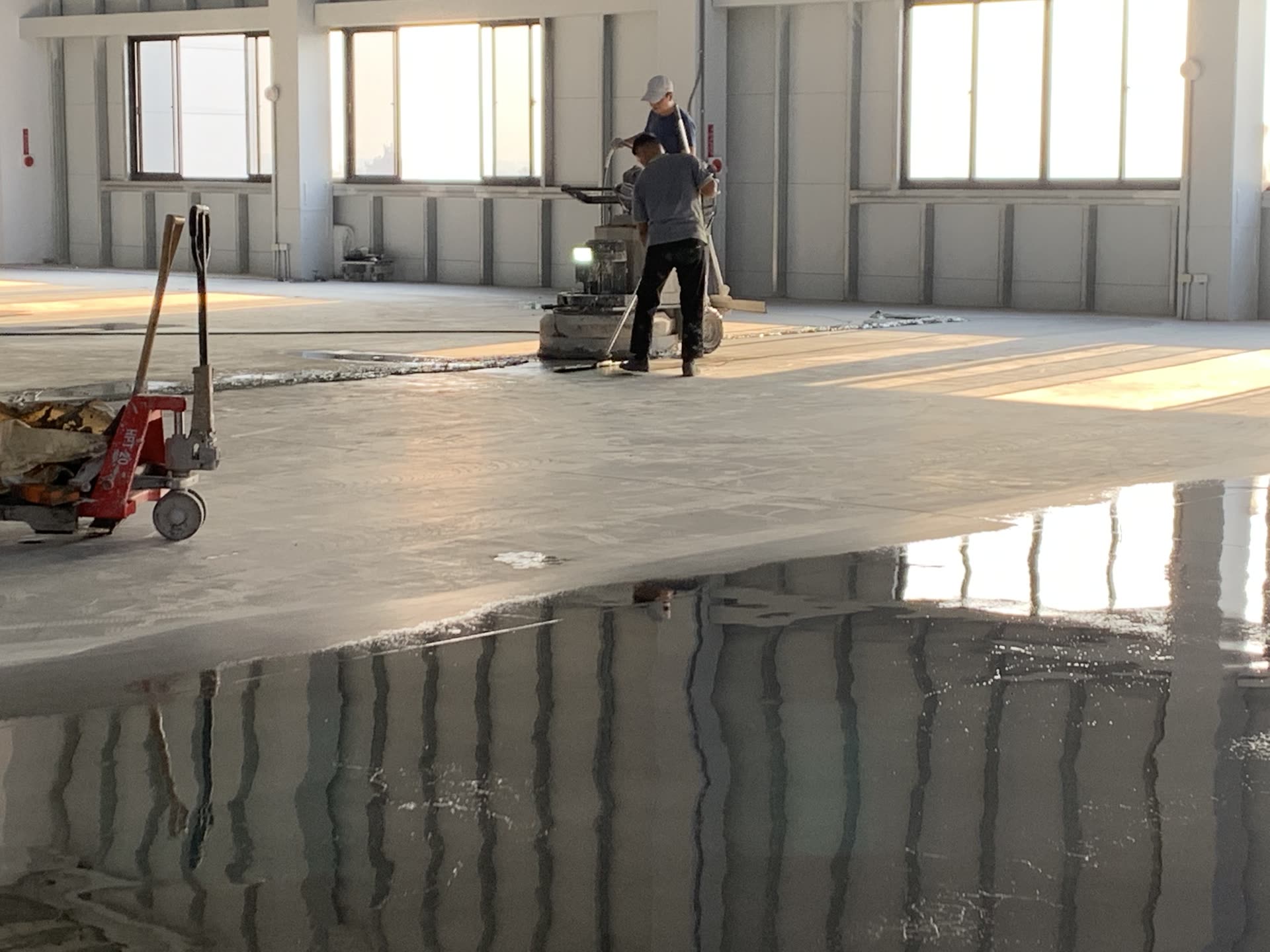 上市上櫃廠房｜金屬製品廠新建廠辦｜水磨研磨中實錄 01